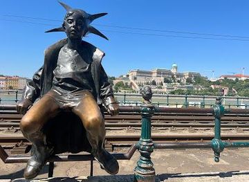 hungary/budapest/attraction/little-princess-statue