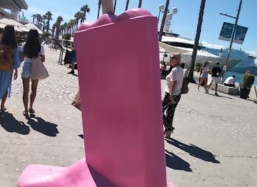 spain/malaga/attraction/el-monumento-del-helado