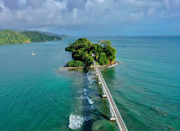 dominican-republic/samana/attraction/pedestrian-bridge