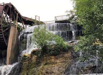 mississippi/the-river-region/attraction/dunn-s-falls-park