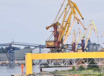 latvia/ventspils/attraction/tilta-darzs