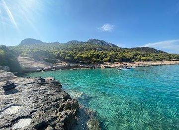 greece/athens/attraction/moni-eginas-beach