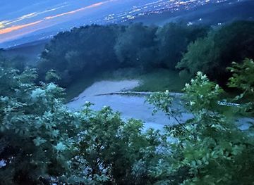 bulgaria/vitosha-mountain/attraction/peyka-s-gledka