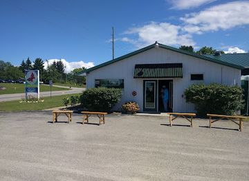 michigan/mid-michigan/attraction/gt-butterfly-house-bug-zoo