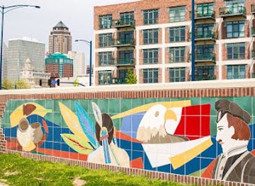 iowa/des-moines/downtown-des-moines/attraction/fort-des-moines-ii-birthplace-of-des-moines-memorial-cabin