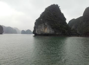 vietnam/ha-long-bay/attraction/thien-long-cave