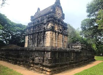sri-lanka/kandy/attraction/nalanda-gedige-central-point-of-sri-lanka