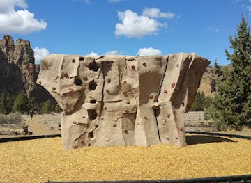 oregon/smith-rock-state-park/attraction/smith-rock-bivouac-area