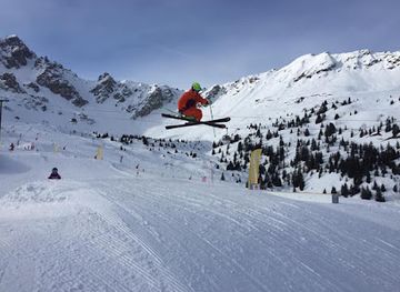 spain/sierra-nevada/attraction/meeting-point-simone-ski-instructor