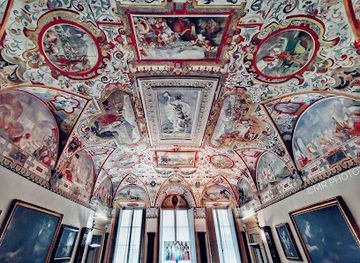 italy/siena/attraction/chigi-piccolomini-palace