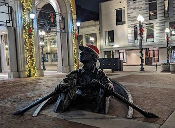 tennessee/knoxville-metropolitan-area/attraction/rowing-man-statue-in-knoxville-tn