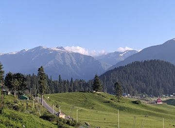 india/gulmarg/attraction/vare-kanoul-nag-frozen-lake-2-alpathar-lake