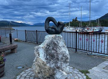 united-kingdom/isle-of-skye/attraction/teko-the-otter-sculpture-by-laurence-broderick