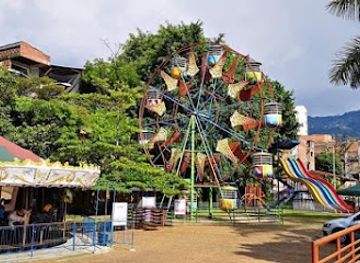 colombia/medellin/envigado/attraction/envigado-recreational-park