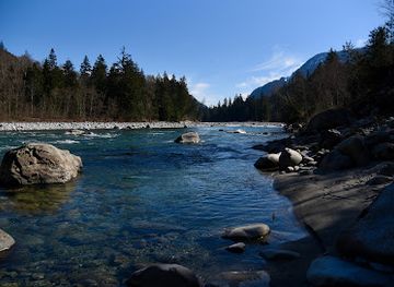 washington/central-washington/attraction/forks-of-the-sky-state-park-raptor-point
