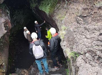 italy/sicily/attraction/grotta-dei-tre-livelli