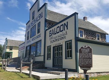 wisconsin/eastern-ridges-and-lowlands/attraction/mecikalski-stovewood-building