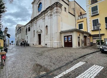 italy/sorrento/attraction/st-francis-church-and-convent