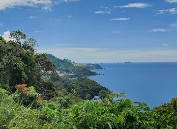 thailand/koh-chang/attraction/shrine-of-admiral-krom-luang-jumborn-khet-udomsaki
