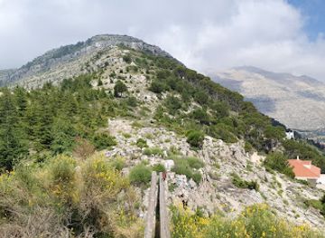 lebanon/kadisha-valley/attraction/hiking-beb-el-hawa