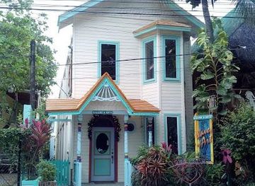 honduras/utila/attraction/west-end