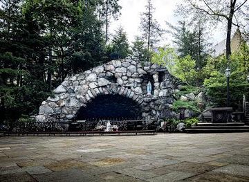 indiana/elkhart/attraction/grotto-of-our-lady-of-lourdes