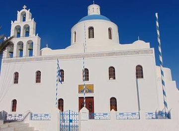 greece/santorini/attraction/panagia-akathistos-hymn-holy-orthodox-church