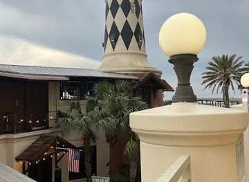 florida/destin/attraction/noah-heather-present-maximum-magic