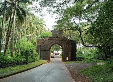 india/goa/attraction/viceroys-arch-goa