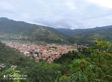 bolivia/yungas/attraction/plaza-principal-de-caranavi