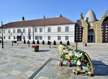hungary/veszprem/attraction/herend-porcelain-museum