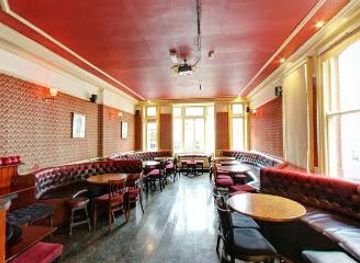 ireland/drogheda/attraction/the-stags-head