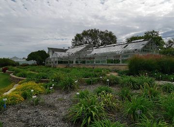 kansas/konza-prairie-biological-station/attraction/k-state-gardens-fountain