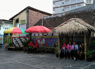 indonesia/semarang/old-town-semarang/attraction/kampoeng-djadhoel-semarang