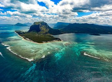 mauritius/le-morne-brabant/attraction/underwater-waterfall