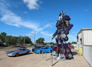 oklahoma/eastern-oklahoma/attraction/optimus-prime-statue