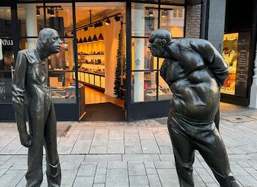 germany/dusseldorf/altstadt/attraction/statue-street-art