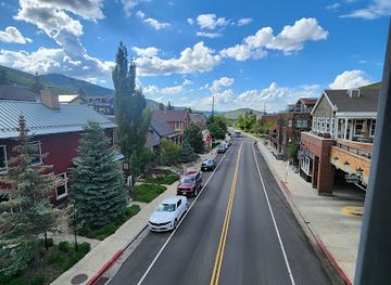 utah/park-city/attraction/ski-and-walking-trails-bridge