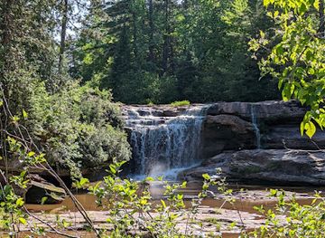 michigan/porcupine-mountains-wilderness-state-park/attraction/o-kun-de-kun-falls