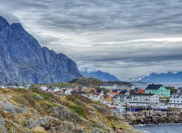 norway/lofoten/attraction/henningsvar-port-viewpoint