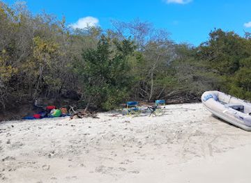 antigua-and-barbuda/dickenson-bay/attraction/twenty-twenty-beach