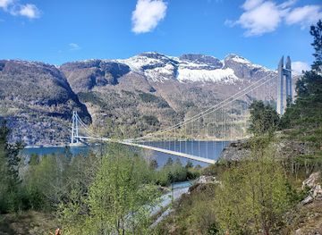 norway/sogn-og-fjordane/attraction/hardanger-bridge-viewpoint