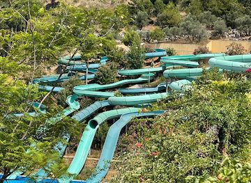 lebanon/chouf/attraction/waves-aqua-park