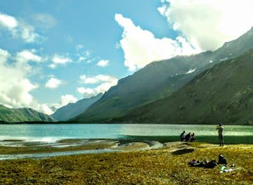 india/kashmir-great-lakes/attraction/harnag-lake