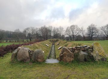 germany/north-frisia/attraction/langbett-munkwolstrup-burial-chamber
