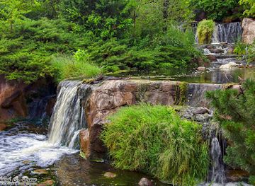 illinois/rock-river-valley/attraction/lake-katherine-nature-center-and-botanic-gardens