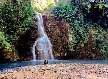 india/shillong/attraction/waterfall-nehu