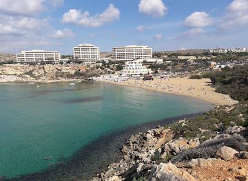 malta/ramla-bay/attraction/riviera-beach-yanindaki-kumsal