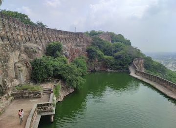india/west-india/attraction/gaumukh-kund