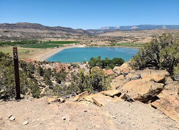 utah/dixie-national-forest/attraction/escalante-petrified-forest-state-park